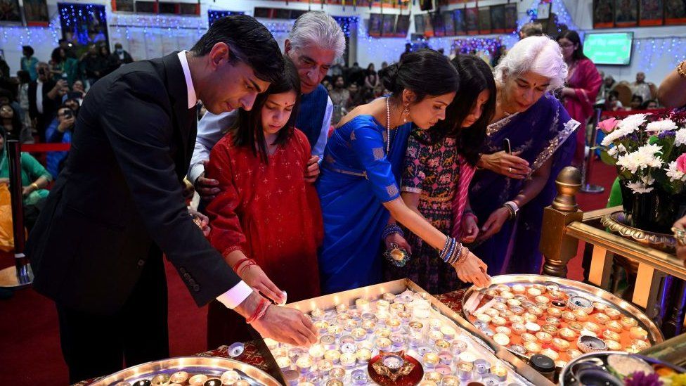 Rishi Sunak participates in Southampton's Diwali festivities